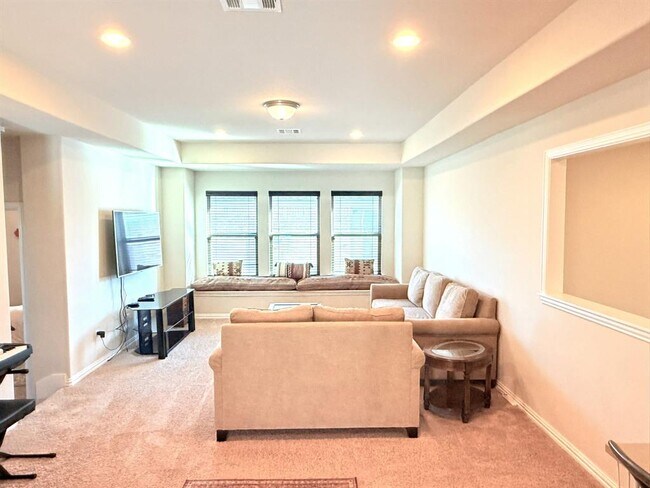 Building Photo - 100 Orvieto Cove