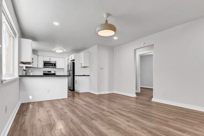 Building Photo - 1423 11th St