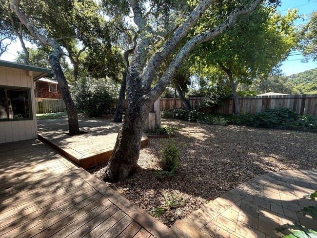 Building Photo - 3BR/ 2BA CARMEL VALLEY RETREAT