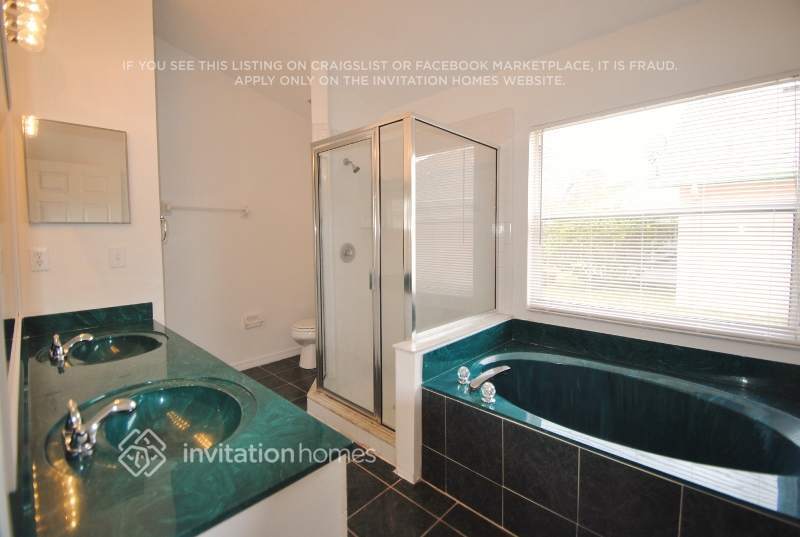 Building Photo - 1416 Silverthorn Dr