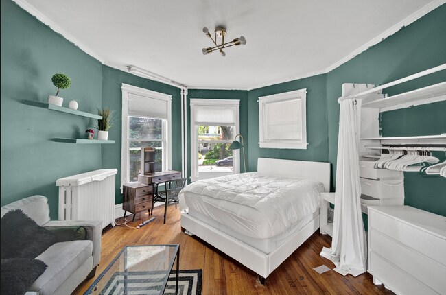 Building Photo - 819 Gaffield Pl