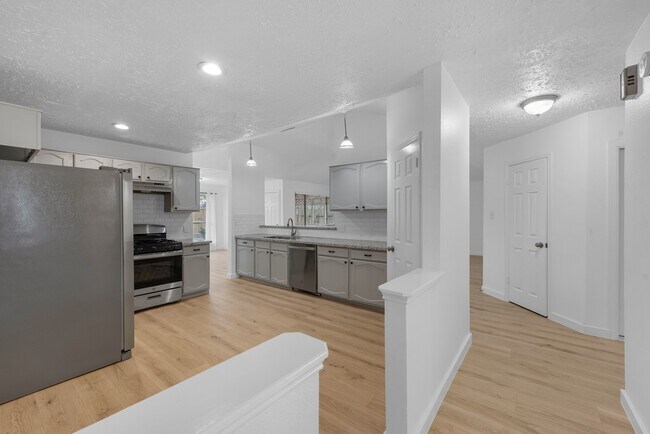 Building Photo - 22307 Silver Morning Cir