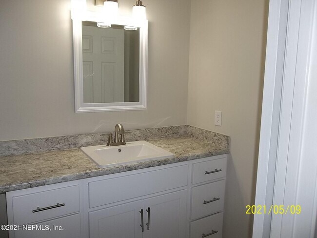 Building Photo - 8072 Kilwinning Ln