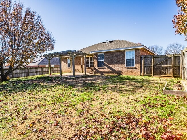 Building Photo - 440 Spicewood Trail