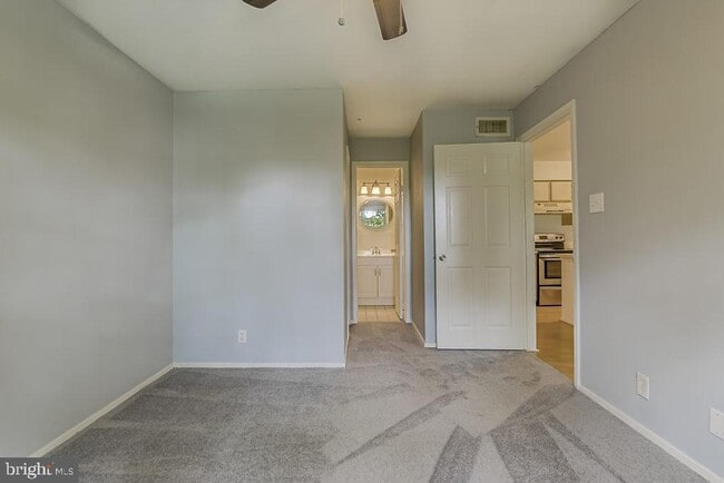 Building Photo - 3305 Wyndham Cir