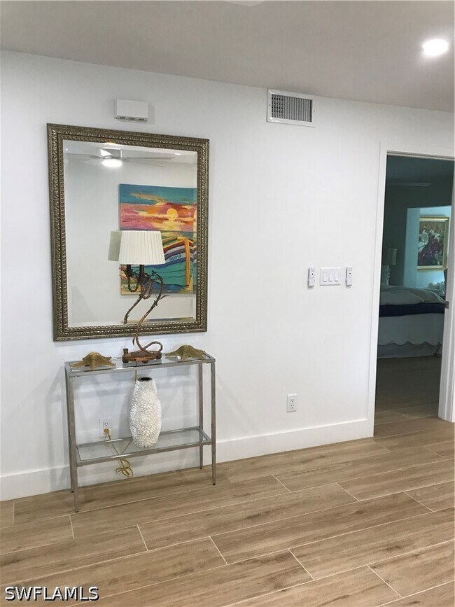 Building Photo - 302 2nd St S