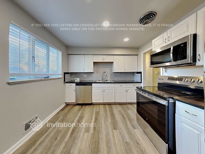 Building Photo - 2032 Ironton St