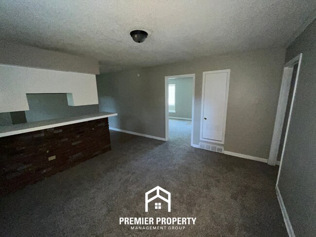 Building Photo - Charming 3BR/1BA Near Parkway Village | 1,305 Sq Ft, Open Kitchen & Large Fenced Yard