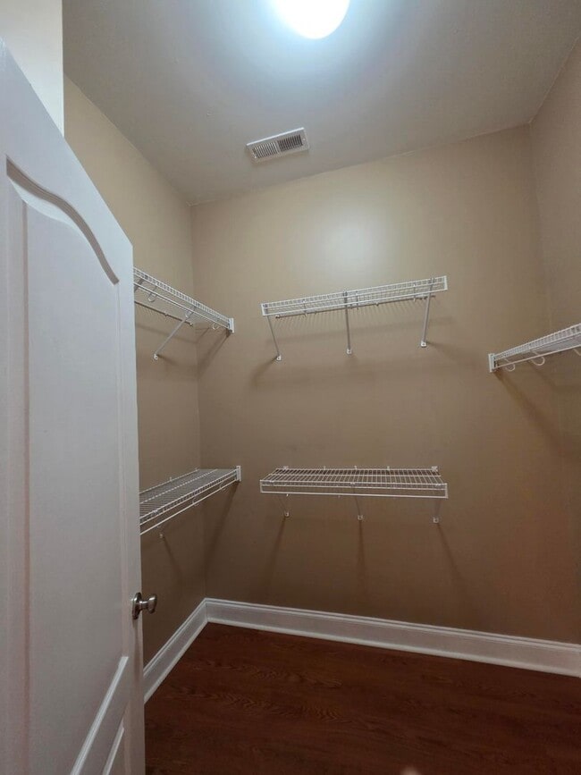 Building Photo - 9 Haven Point