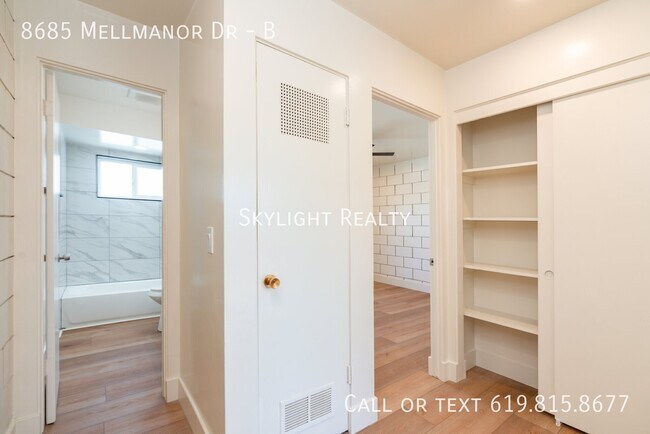 Building Photo - 8685 Mellmanor Dr