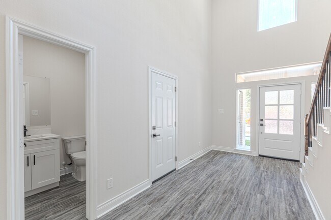 Building Photo - 6814 Champion Ln
