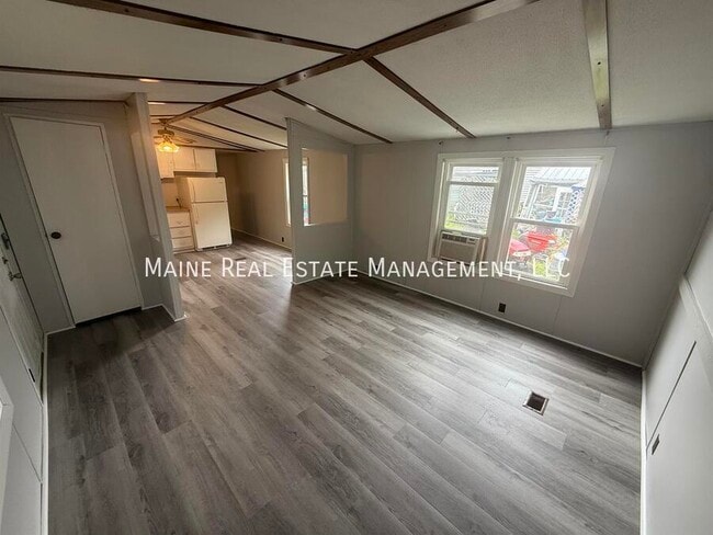Building Photo - 799 Stillwater Ave