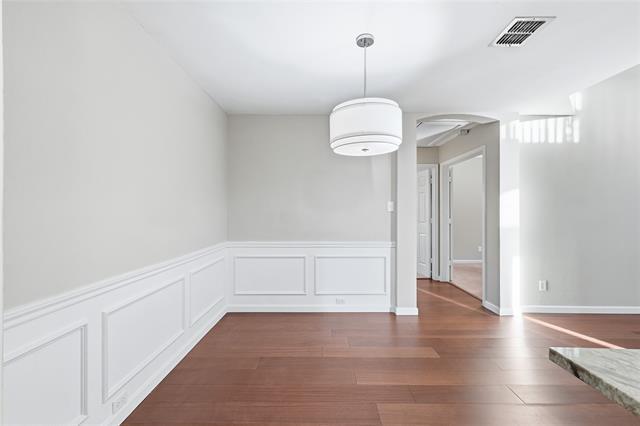 Building Photo - 2097 Amherst Dr