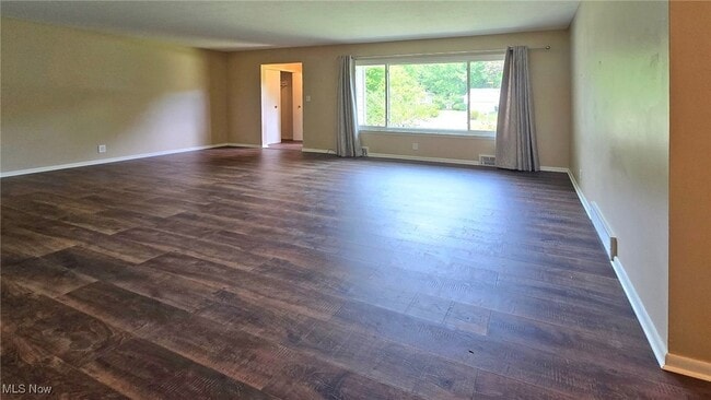 Building Photo - 6862 Westview Dr