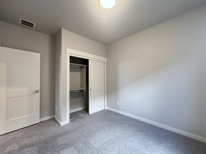 Building Photo - 2282 S Hurd Ave