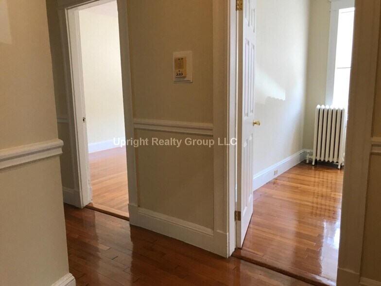 Building Photo - 64 Woodstock Ave