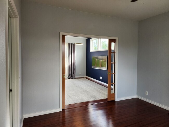 Building Photo - 1592 Kingston Way