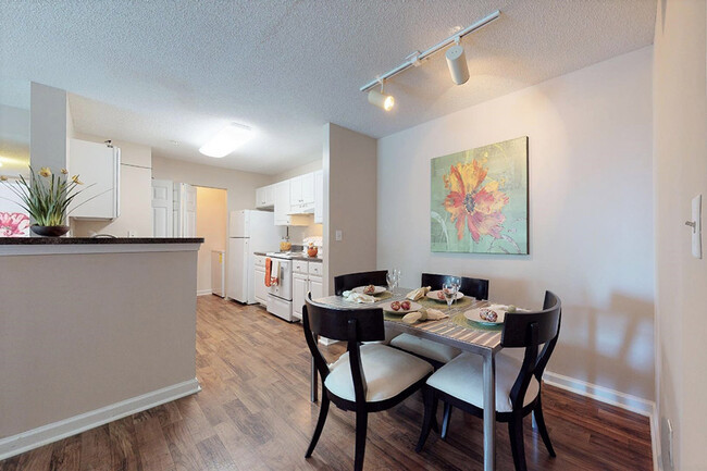 Dine in luxury - Ashley Cascade Apartments