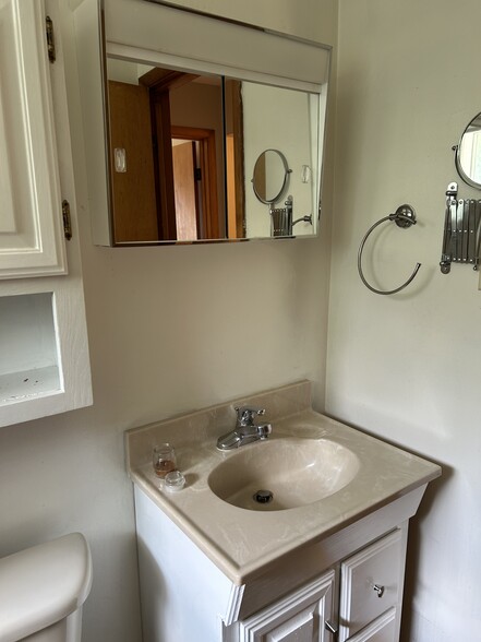 Building Photo - 250 Chapel Rd