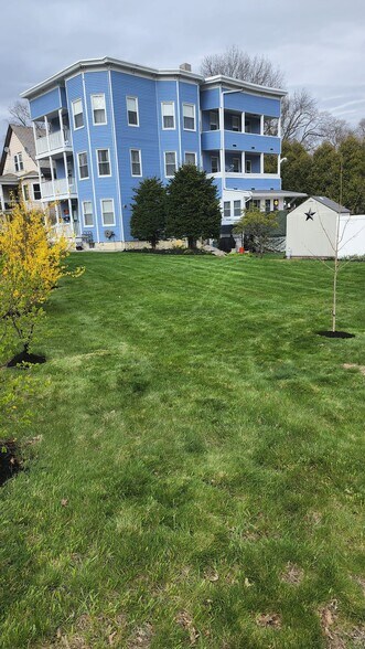 Building Photo - 260 Walton St