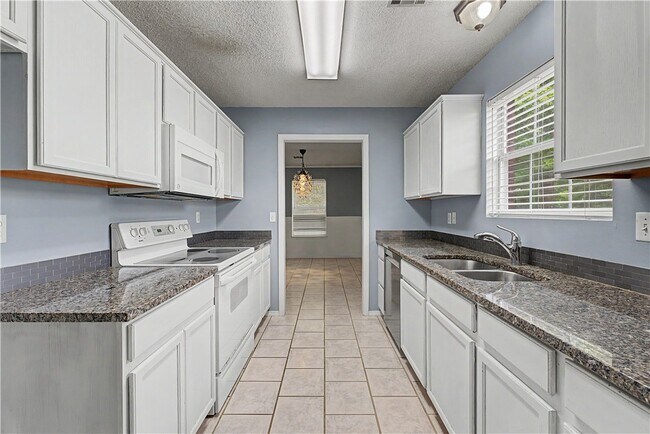 Building Photo - 1314 Tradition Ave
