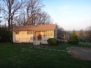 Building Photo - 8688 Lees Ridge Rd