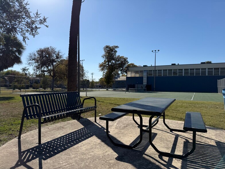 Building Photo - 343 Porter St