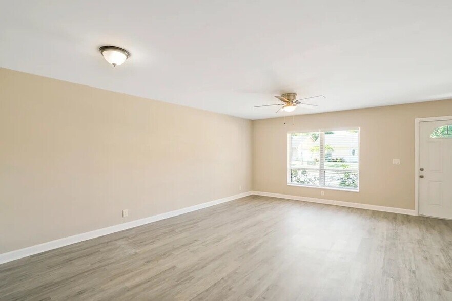 Building Photo - 6072 Lambeth Cir