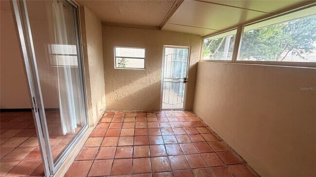 Building Photo - 406 NW 68th Ave
