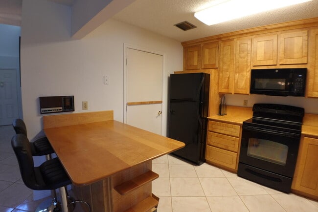 Building Photo - 2274 Discovery Cir W