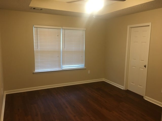 Building Photo - 147 Arbor Village Dr