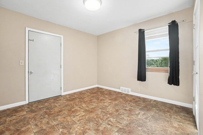 Building Photo - 6767 Military Ave