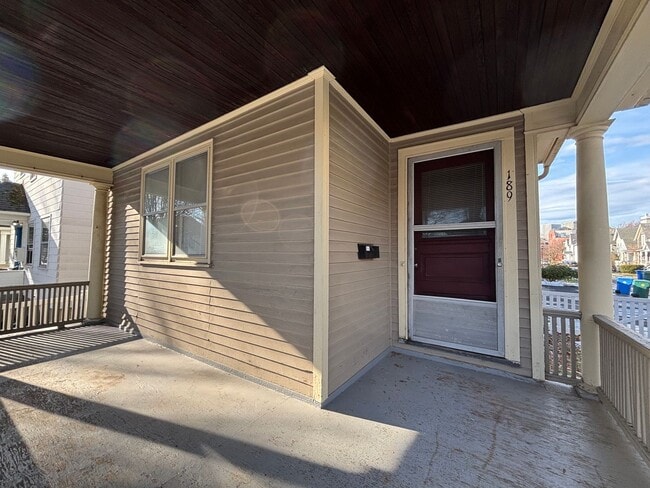 Building Photo - 189 Meigs St