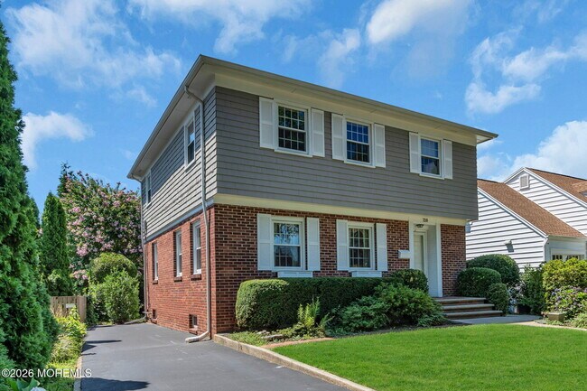 Building Photo - 720 Crescent Pl