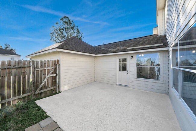 Building Photo - 6446 Mountain Pines Ln