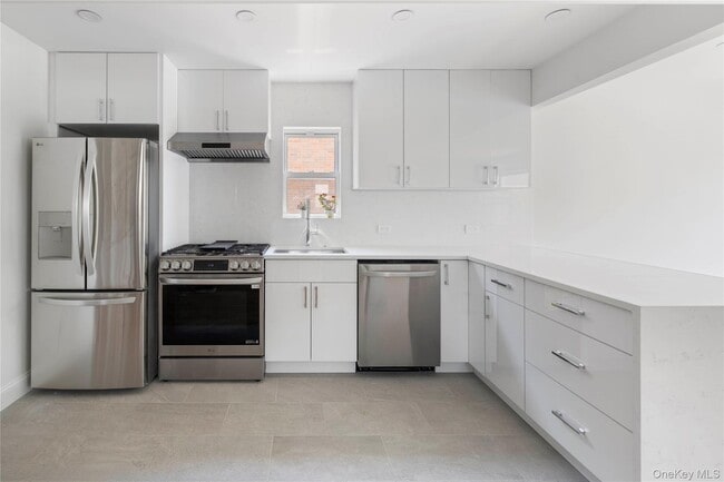 Building Photo - 58-14 84th St