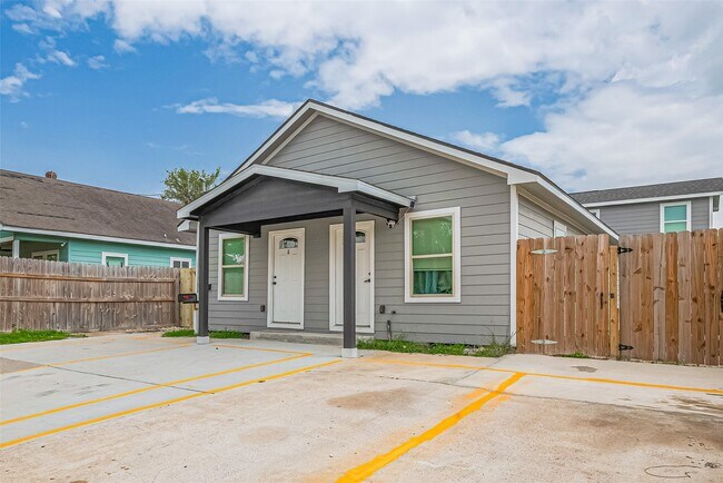 Building Photo - 6725 Avenue K
