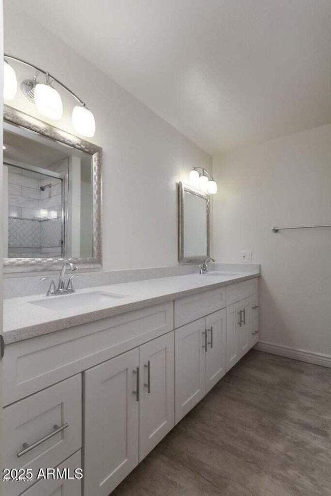 Building Photo - 4614 S Kachina Dr