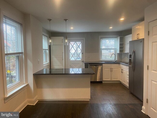 Building Photo - 140 Walnut Ave