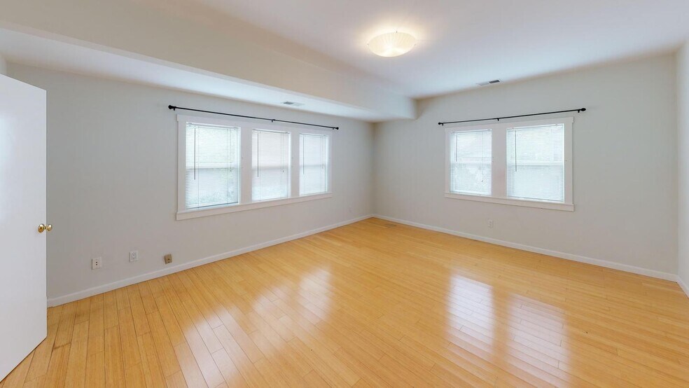 Building Photo - 3272 Hannah St