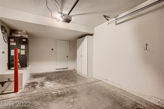 Building Photo - 8417 Sewards Bluff Ave