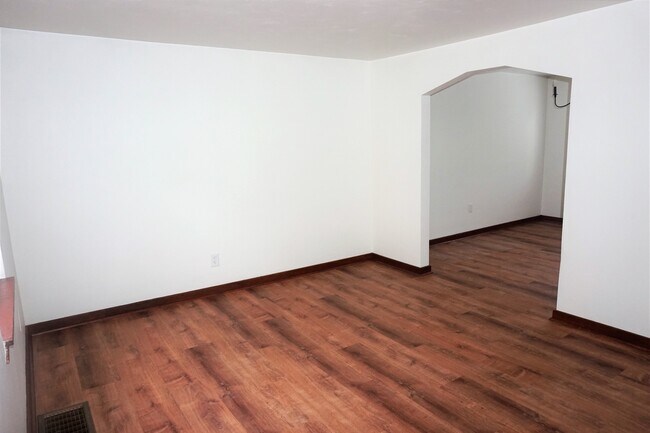 Building Photo - 3147 Glendale Ave