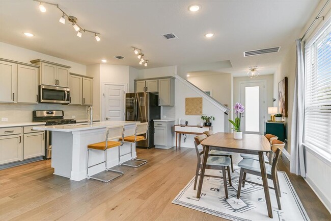 Building Photo - 8607 McKamy Dr