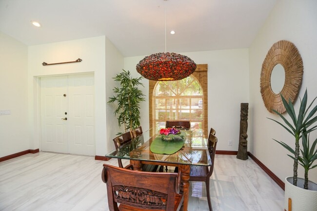 Building Photo - **TROPICAL PARADISE**3BEDS/2BATH POOL HOME...