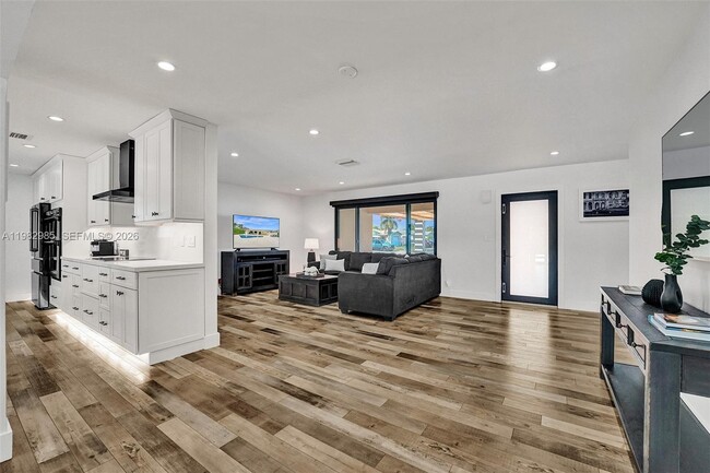 Building Photo - 915 NW 7th St