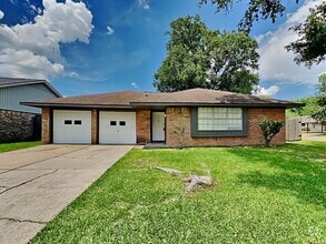 Building Photo - 758 E Princeton Ln