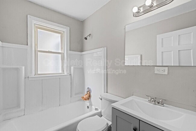 Building Photo - 7120 Greenhaven Dr