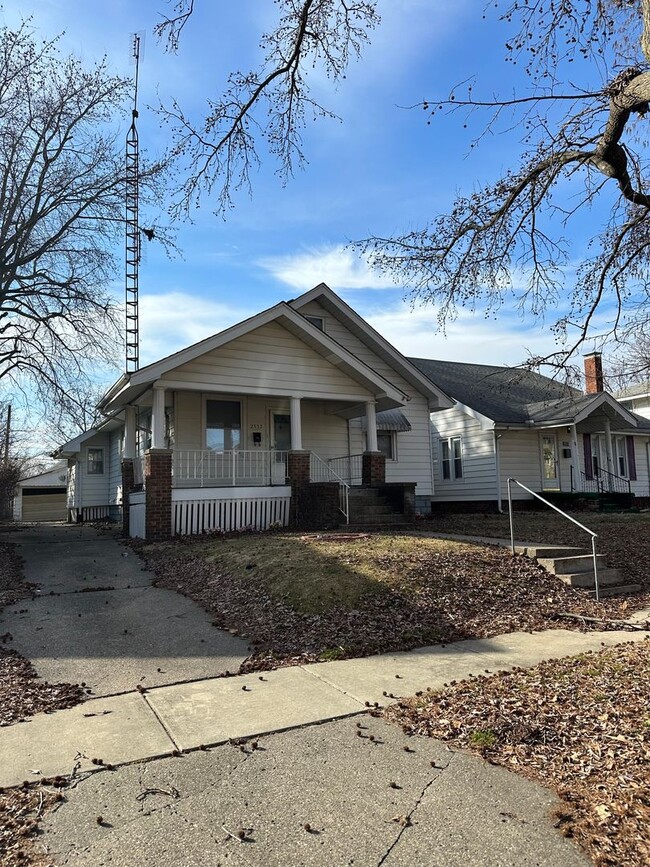 Primary Photo - Renovated 3 BR/1 BA home located near Harv...