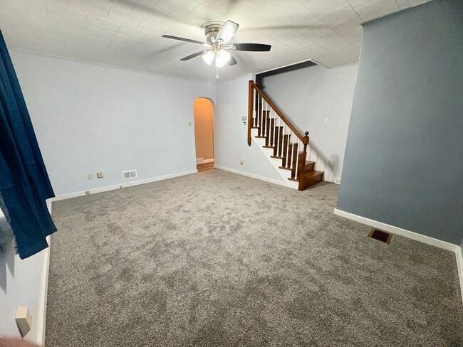 Building Photo - 3 Bedroom 2 Bathroom Cape Cod Available in York!