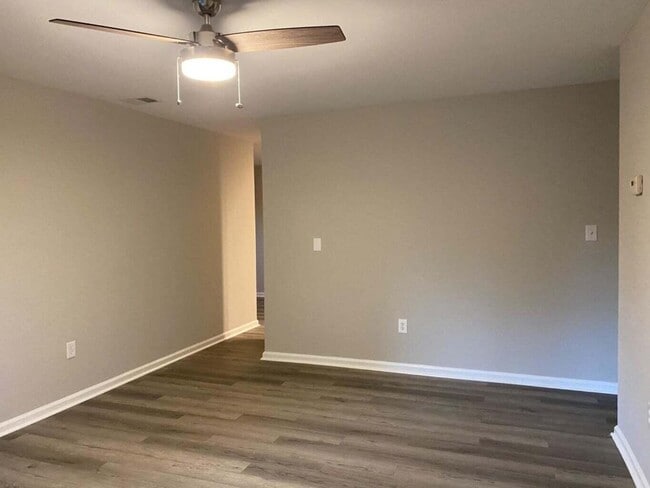 Building Photo - 3004 Arrowhead Dr